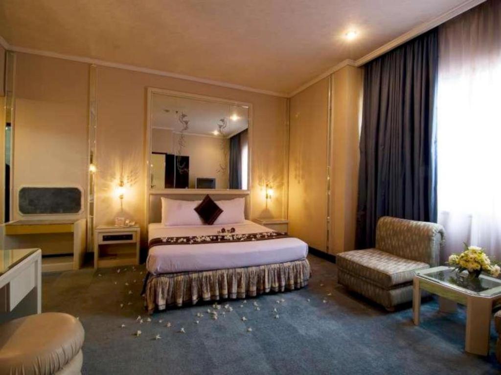 Regent'S Park Hotel Маланг Екстер'єр фото